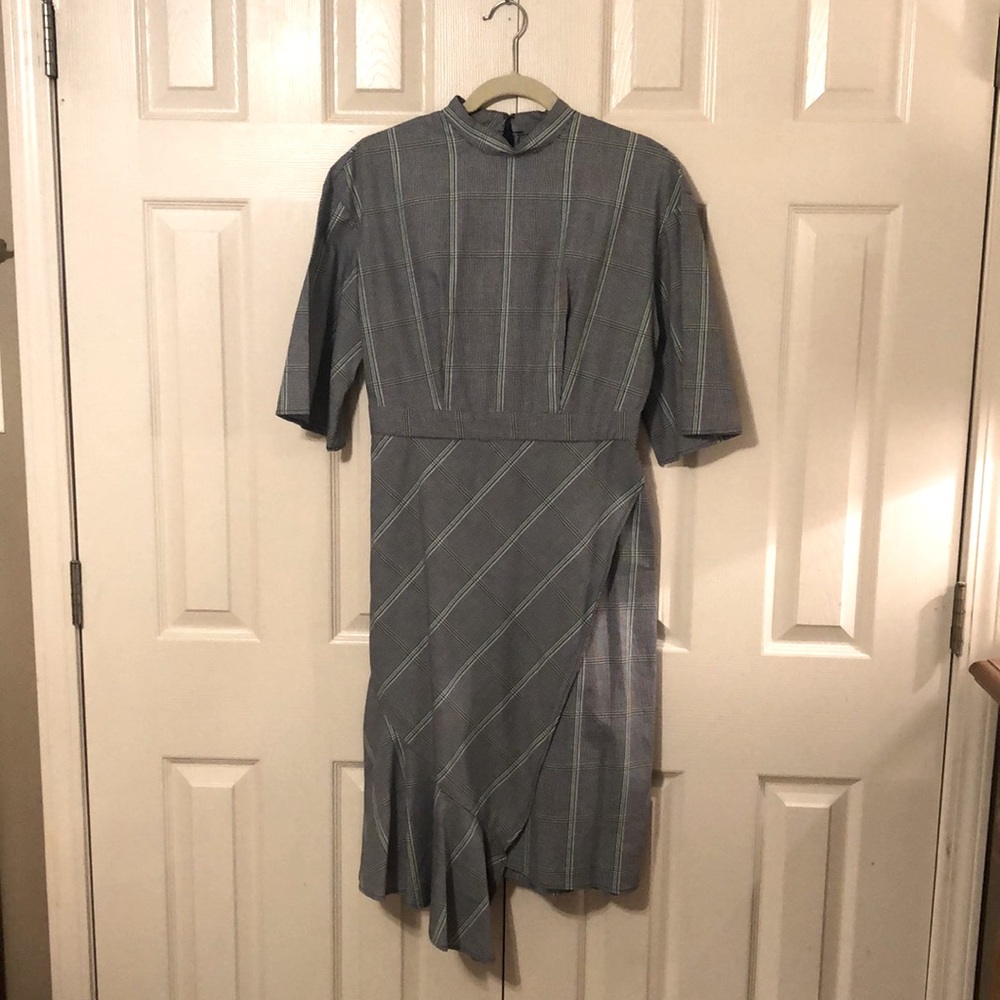 Ruffle hem, Mock neck, Faux wrap dress